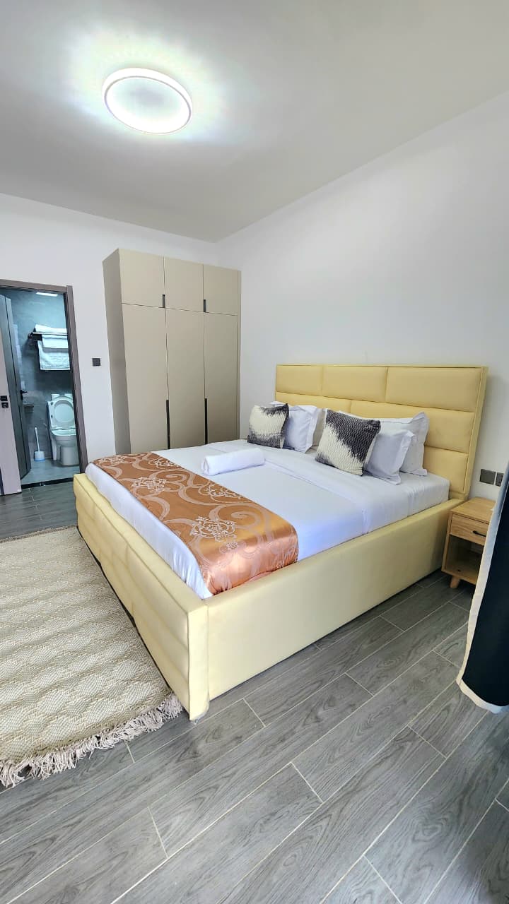 4bedrooms plus dsq fully furnished to let