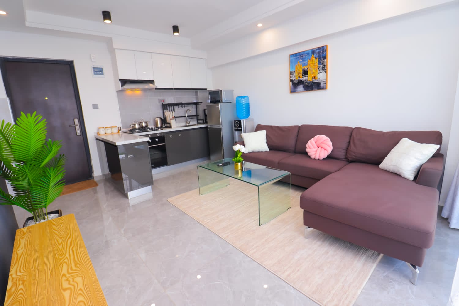 Fully Furnished I bedroom To Let