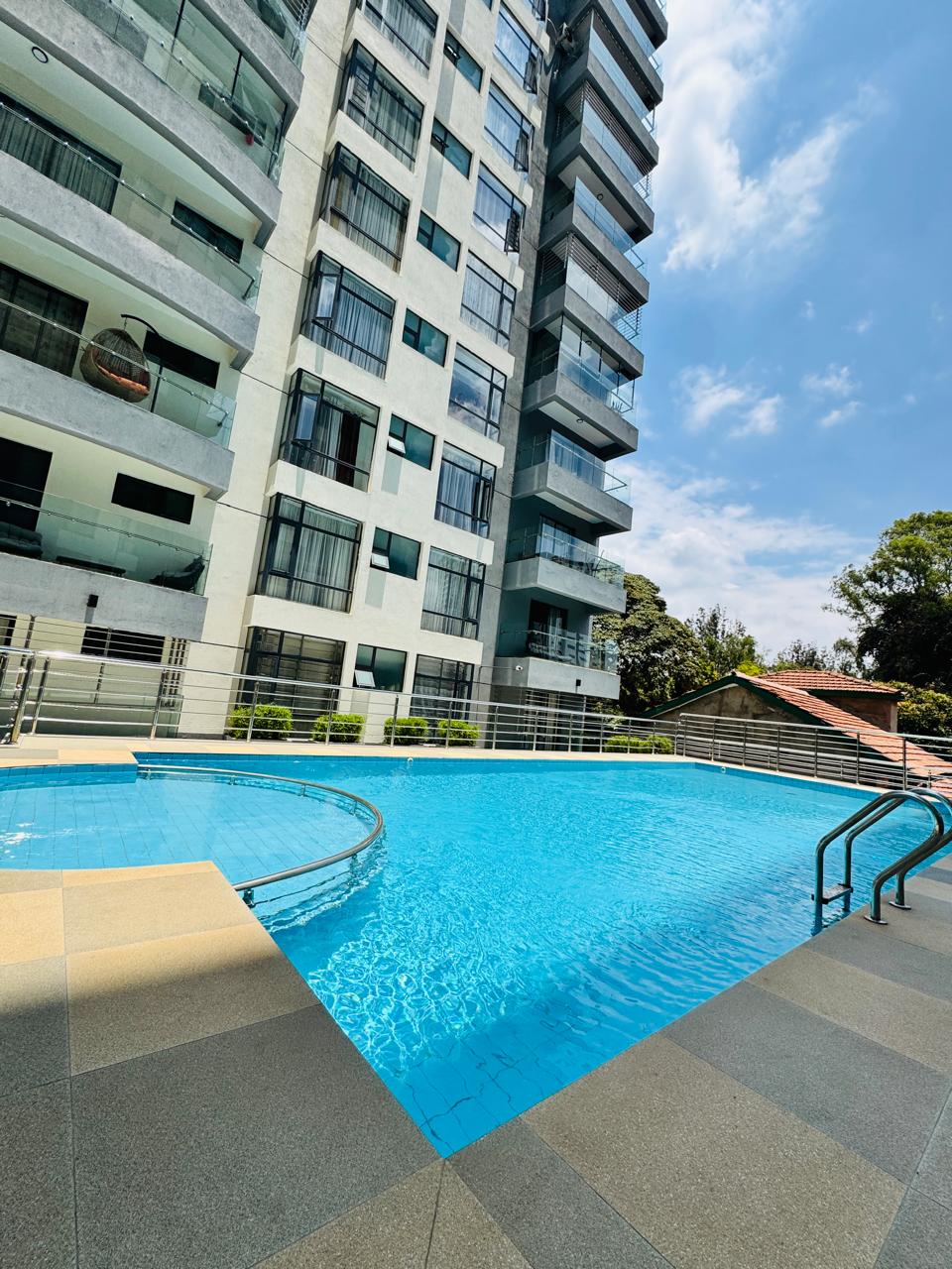 Airbnb Fully Furnished 4 bedrooms plus dsq to let long term or short term stay